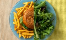 https://www.somabariatrics.com/wp-content/uploads/2019/10/burger-and-fries-vs-green-salad-best-diet-for-weight-loss-220x134.jpg